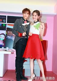 Nownews 今日新聞 更新於 2020年03月20日11:30 • 發布於 2020年03月20日11:30 • 記者薛羽彤 / 台北報導 戲劇《覆活》今（20）日舉辦宣傳活動，演員邀請圈內好友們，搶先觀賞片花。. çŽ‹å­é‚±å‹ç¿Šæ'©å®Œå°±æƒ³è·' æ‹±æ›¾ä¹‹å–¬ç•¶ç™½é›ªå…¬ä¸»é–‰çœ¼çŽ©è¦ªè¦ª æ¯æ—¥é ­æ¢