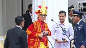 Menkum ham yasonna laoly meminta maaf kepada warga tanjung priok. Baju Adat Nias Menkumham Curi Perhatian Di Upacara Hari Pancasila News Liputan6 Com