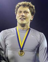 Pyatov играет с 2006 в шахтер донецк (шахтер). Pyatov Andrej Valerevich Vikipediya