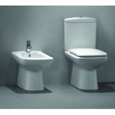 Sanitari In Ceramica Bidet E Vaso A Terra Modello Solent Kamalu Bagno Bagno Bagni Economici Cassettiere
