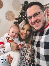 33 weeks with Baby Detty #6!! Rocking the swollen feet, nesting, and  literally no room left in this belly!! 😅 Just 7 weeks (or less?) until we  meet the sweetheart who's been