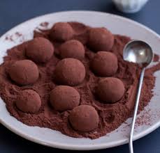 I tartufini al tiramisù con cuore di nutella, sono dei deliziosi dolcetti pronti in soli 3 minuti!facili,veloci e senza cottura, con quel gusto inconfondibile. Ricetta Tartufi Al Tiramisu Cucchiaio D Argento