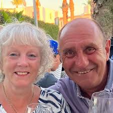 Hi, Can anyone recommend a good roofing specialists, please?