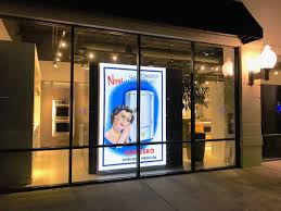 My wife gave one to her sister and she loves it. Fabriclyte Premium Led Retail Store Window Blue River Digital