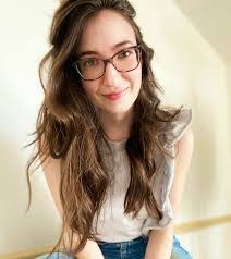 Kelly Kiley's Instagram, Twitter & Facebook