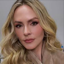 Ana Claudia Albino️️️‎‏