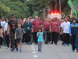 Majesteleri (yang teramat mulia) raja dato 'seri azlan muzzaffar shah ibni sultan nazrin muizzuddin shah, raja kecil besar of perak. Sultan Nazrin Sertai Larian