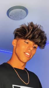 Id despidiéndose de este color de pelo porque ya estoy en la pelu😱 ( mas  cositas en mi ig: jooaquinrs❤️)