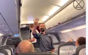 Umweltaktivist hält Ansprache in Flugzeug - andere Passagiere erbost