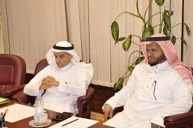 كلية الآداب والعلوم الإنسانية فريق عمل من القوات الجوية يجتمع في رحاب كلية الآداب بجامعة المؤسس