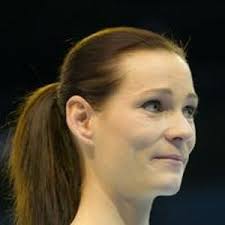 2004 avrupa şampiyonası'nda bronz madalya aldı. The Handball Queen Who Wanted To Be Perfect
