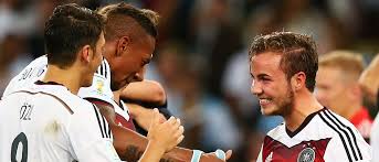 The latest tweets from @frauklose Miroslav Klose So Glucklich Ist Er Mit Sylwia Promiflash De