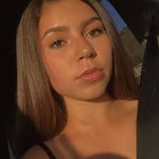 Darla Lopez (@darlalopezx)