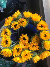There aren't any oranges in the fruit shop. Florists Open Near Me Tomorrow