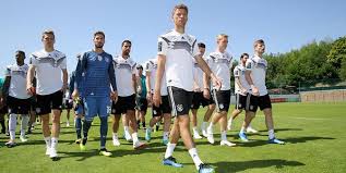 Das hat so kurz nach der wm 2014 in brasilien wohl keiner gedacht. Nationalmannschaft Verlasst Trainingslager Die Erkenntnisse Von Eppan Kolner Stadt Anzeiger