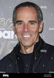 Avery Lipman's Instagram, Twitter & Facebook