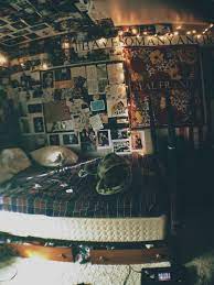 Pin By Gece Mavisi On Phantasmagoria Punk Room Rock Bedroom Aesthetic Bedroom