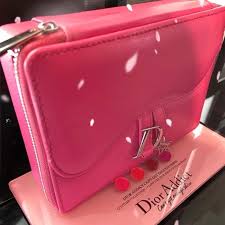 5 / 5 20 мнений. Dior Can T Get Enough Shine Set Limited Edition Health Beauty Makeup On Carousell