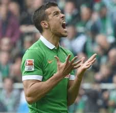 In the current club san lorenzo played 2 seasons, during this time he played 10 matches and scored 4 goals. Werder Bremen Jan Delay Schimpft Uber Schalke Und Di Santo Welt