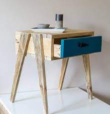 table de nuit en bois moveis de paletes mesa de madeira recuperada artesanato com paletes