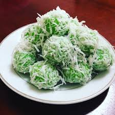 Kuih keria atau kuih gelang adalah sejenis kuih tradisional melayu yang berasaskan keledek dengan campuran tepung, gula dan garam. I Ate Pandan Infused Glutinous Rice Balls Filled With Palm Sugar Coated With Shredded Coconut Kuih Buah Melaka Ondeh Ondeh Food