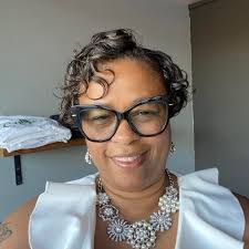 Barbara Fairley's Instagram, Twitter & Facebook