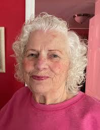 Etta Mason's Instagram, Twitter & Facebook