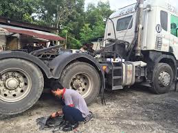 Tidak kiralah anda lelaki mahupun wanita, sangat penting untuk tahu cara nak kenali tayar kereta yang sudah botak. Laawri Workshop Cara Pantas Untuk Cuci Tayar Lori Facebook