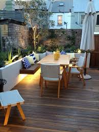 Dachterrasse Mit Esstisch Raum Im Freien Outdoor Platze Aussenwohnbereiche