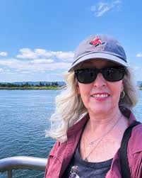 Holly Colt (@hollycolt) • Instagram photos and videos