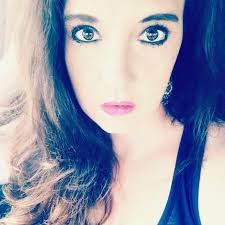 Toni Linfield's Instagram, Twitter & Facebook