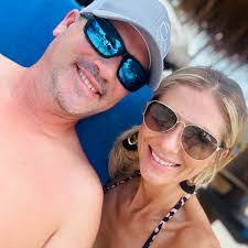 Laura Renken's Instagram, Twitter & Facebook