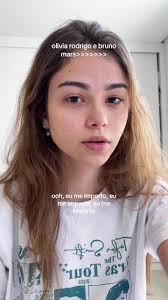 Olivia Rodrigo & Bruno Mars Remix: Meu Estômago Está Todo Embrulhado