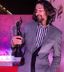 Sharing a series of photos featuring his parents, bhuvan bam wrote, lost. Bhuvan Bam Wiki Age Girlfriend Height Family Biography More Famous People Wiki