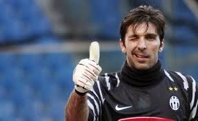 Sfoglia 141 gianluigi buffon 2003 fotografie stock e immagini disponibili, o avvia una nuova ricerca per scoprire altre. Buffon Legends Football Soccer Players Sports Stars