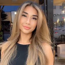 Monique Arroyo (@momoroxx) • Instagram photos and videos