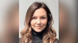 Dina Donaldson's Instagram, Twitter & Facebook