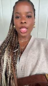 #AngelaBassett and daughter, Bronwyn, are serving all the prettiness in  this video. #motherdaughter