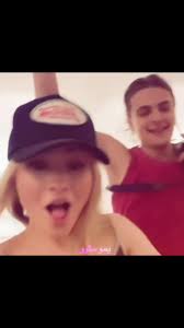 سابرينا كاربنتر الشخصي