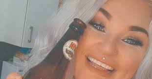 Cherie Hardy's Instagram, Twitter & Facebook