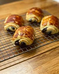 Softness Green On Instagram Pains Au Chocolat Chocolatines Encore Merci A Dodofairytale Pour Cette Recette Tres Claire Qui M A Amene Food Bread