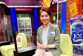 許藍方（1984年2月6日 － ），台灣芳療師、女藝人、主持人 、youtuber。 臺北醫學大學護理學博士，研究領域為芳療情緒諮商、健康管理諮詢、肝膽腸胃暨新陳代謝科、男性尿失禁、性功能障礙等。. Mety47myvantvm