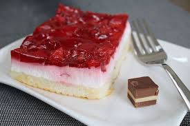 Seduh kopi tanpa gula dengan 100 ml air panas. Resep Dessert Box Dalgona Strawberry Tanpa Oven Bikin Bareng Anak