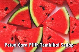 Contohnya, tembikai 'jantan' yang mempunyai bentuk lonjong mempunyai isi yang berair manakala tembikai 'betina' yang berbentuk. Cara Pilih Tembikai Manis Sedap Berjus Dengan Mudah Petua Pilih Buah Tembikai