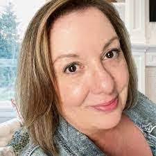 Carla Hillyer's Instagram, Twitter & Facebook