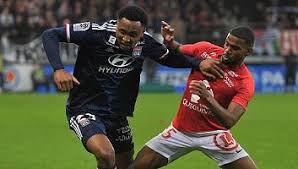 Islam slimani (lyon) right footed shot from the centre of the box to the centre of the goal. Brest Vs Lyon 25 Sep 2019 Video Highlights Footyroom
