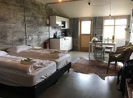 The garage is a british television programme broadcast on discovery (uk and ireland). The Garage Studio Apartments Bewertungen Fotos Preisvergleich Island Hvolsvollur Tripadvisor