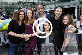 Ik heb mijn dochter weer terug. Fotoarchief Peter Smulders Bv