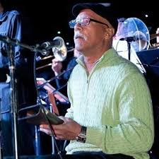 EL 03 DE SEPTIEMBRE DEL AÑO 2018, FALLECE.. FERNANDO “EL CHINO" SUAREZ  Fernando Erasmo Suarez Silva fue un talentoso cantante gaitero, salsero y  charanguero Venezolano. Falleció a causa de una lucha contra