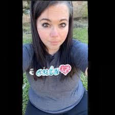 One of the best compliments a doctor can receive? Being contactable in an  emergency! Dr. Richa Chaturvedi, Senior Consultant Endocrinologist, is  praised for her accessibility and her commitment to suggesting minimal  medications.